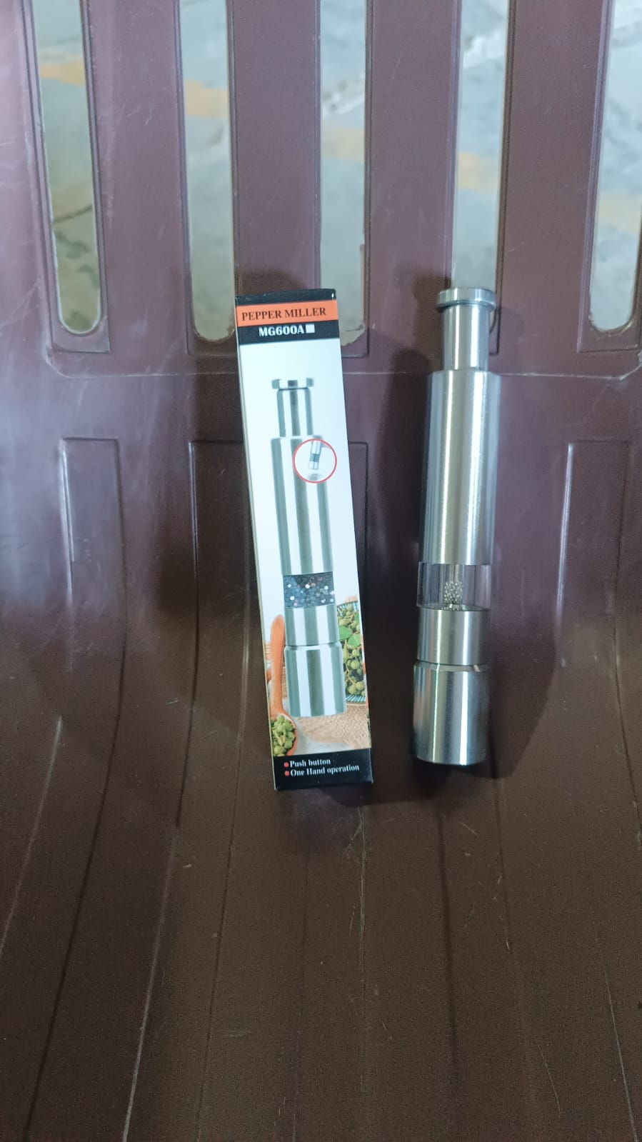 Stainless Steel Thumb Presser Salt and Pepper Grinder (1 Pc) - Image 9