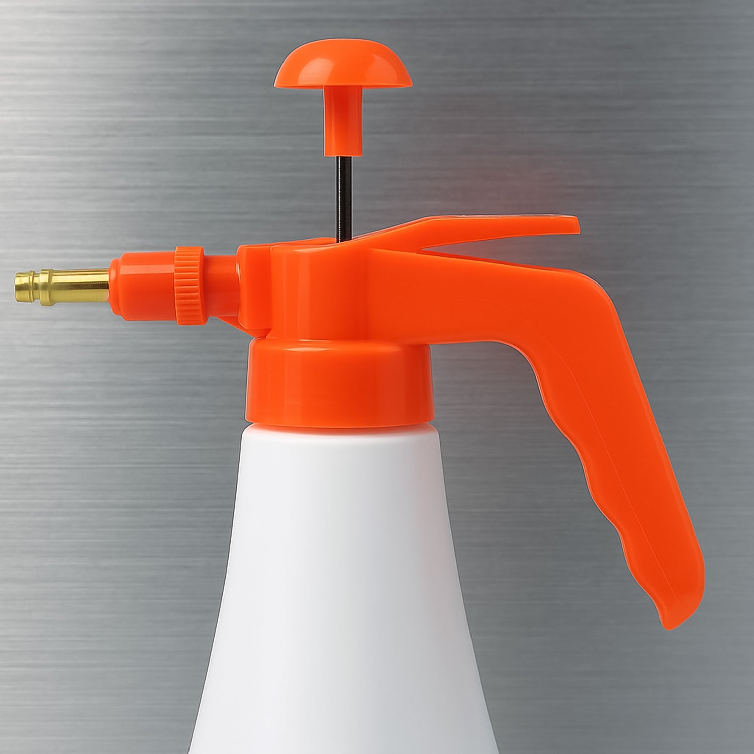 Handheld Pressure Water Sprayer Bottle (1 Ltr) - Image 4