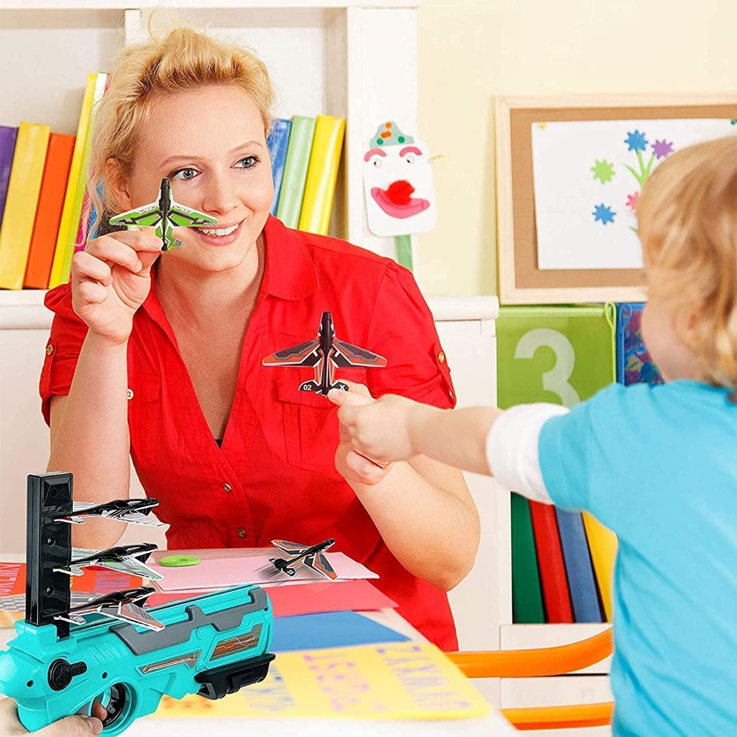 Airplane Launcher Toy with Foam Planes, 5-Pack - Image 3