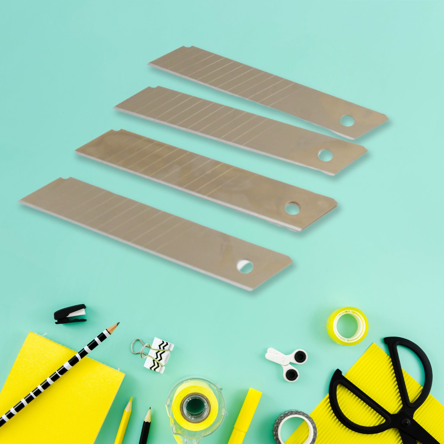 Cutter Knife Set with 4 Replacement Blades (1 Set) - Image 4