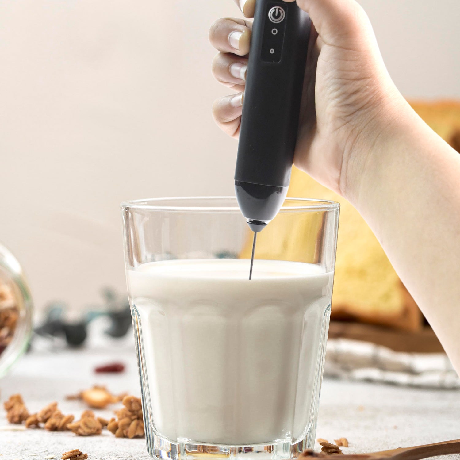 Small Electric Handheld Milk Frother with Stainless Steel Whisk (1 Pc) - Image 4