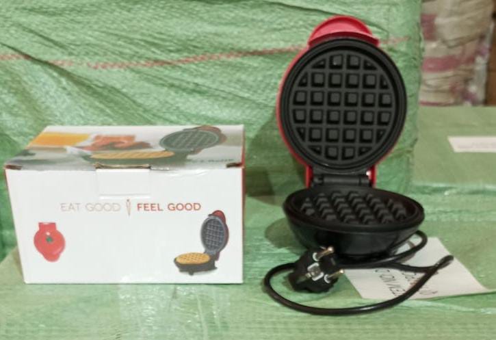 Mini Waffle Maker Machine Waffle Iron Home Appliances Kitchen Gift Easy To Clean, On-Stick Surfaces, Perfect Breakfast, Dessert, Sandwich, Cakes, Other Snacks Machine - Image 11