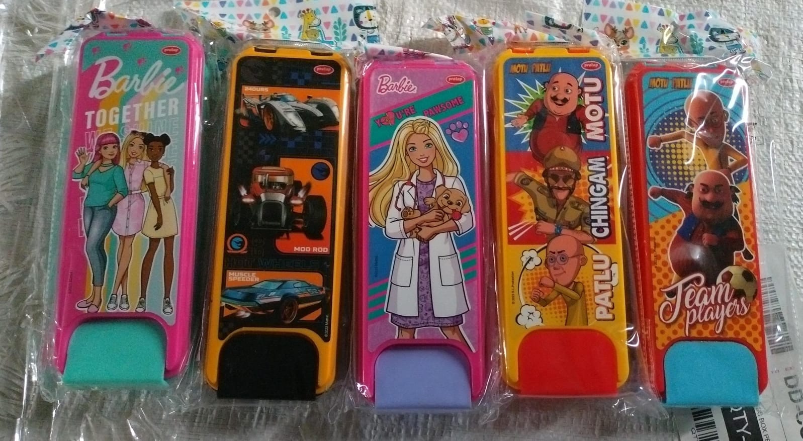 Stylish Cartoon Printed Hard Top Pencil Box for Kids (1 Pc / Mix Design) - Image 7