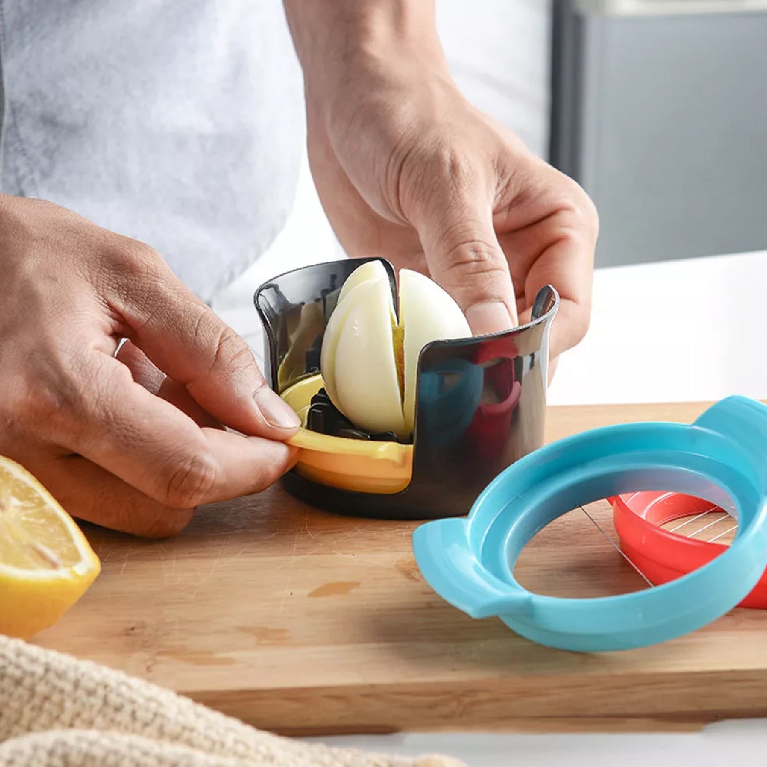 Multifunctional 3-in-1 Egg Cutter - Stainless Steel Slicing Tool with Durable Wires - Image 8