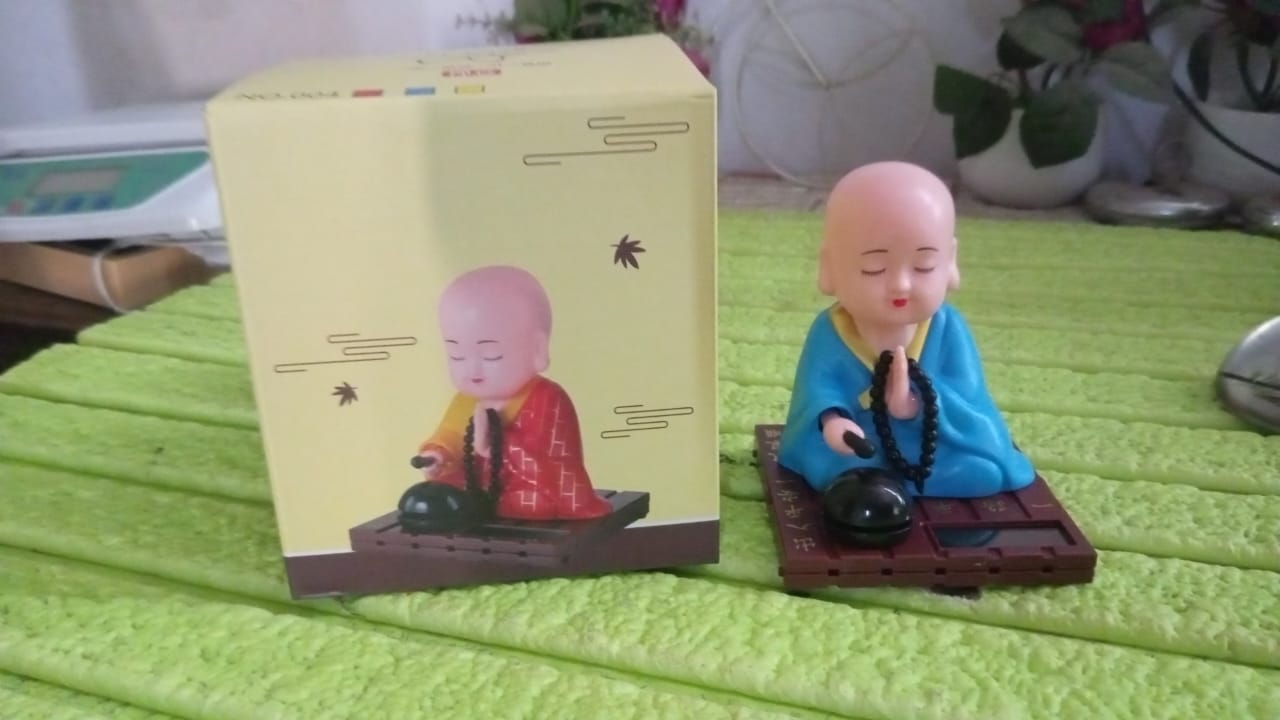 Solar Powered Sitting Buddha Statue, Moving Head and Hand (1 Pc / Medium) - Image 9