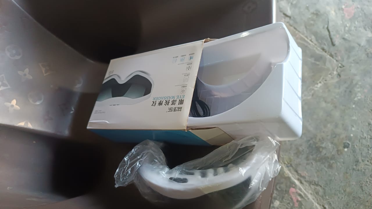 Electric Eye Massager with Adjustable Elastic Band (1 Pc) - Image 8