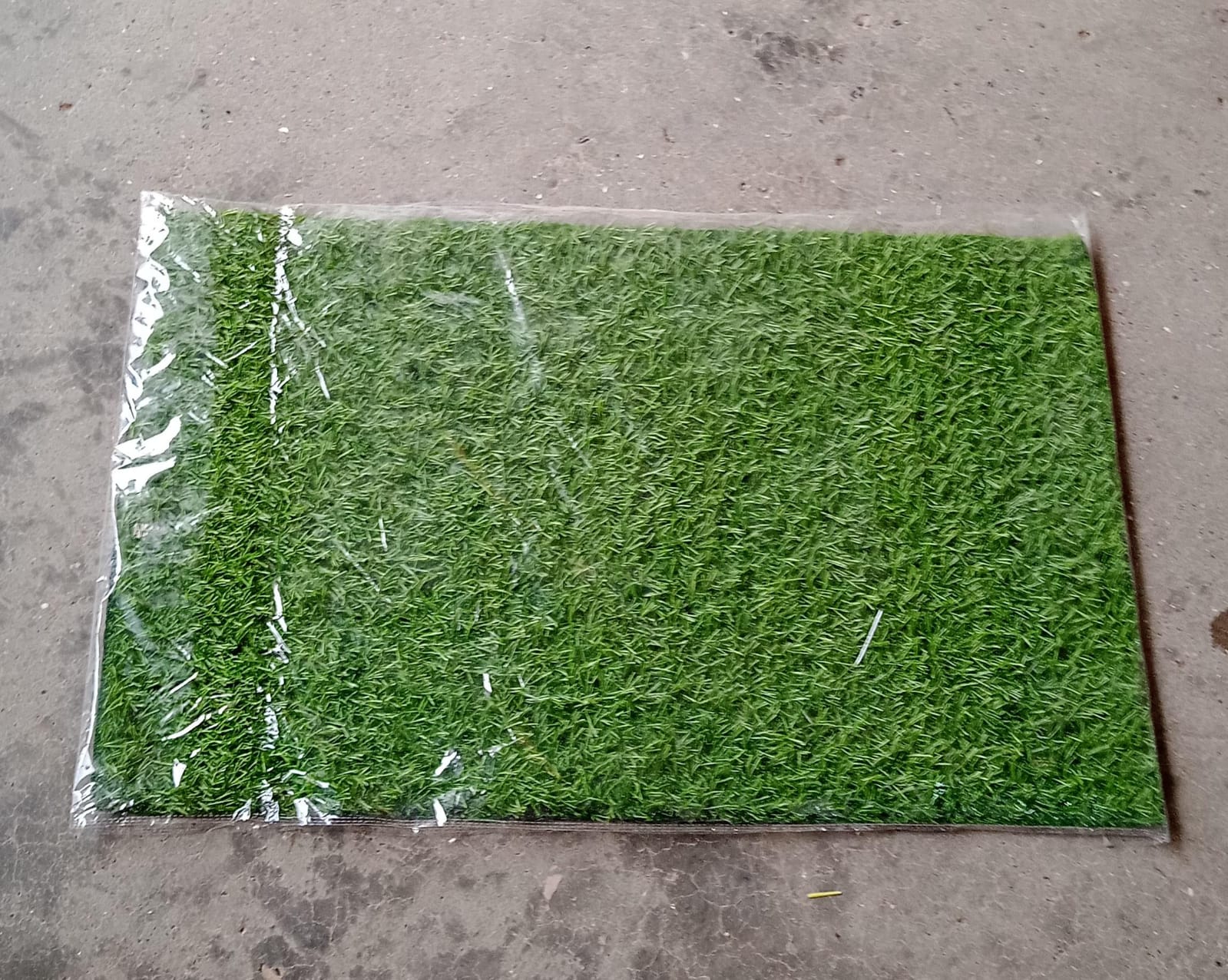 Artificial Grass Mat for Balcony or Doormat, 58x38cm - Image 9