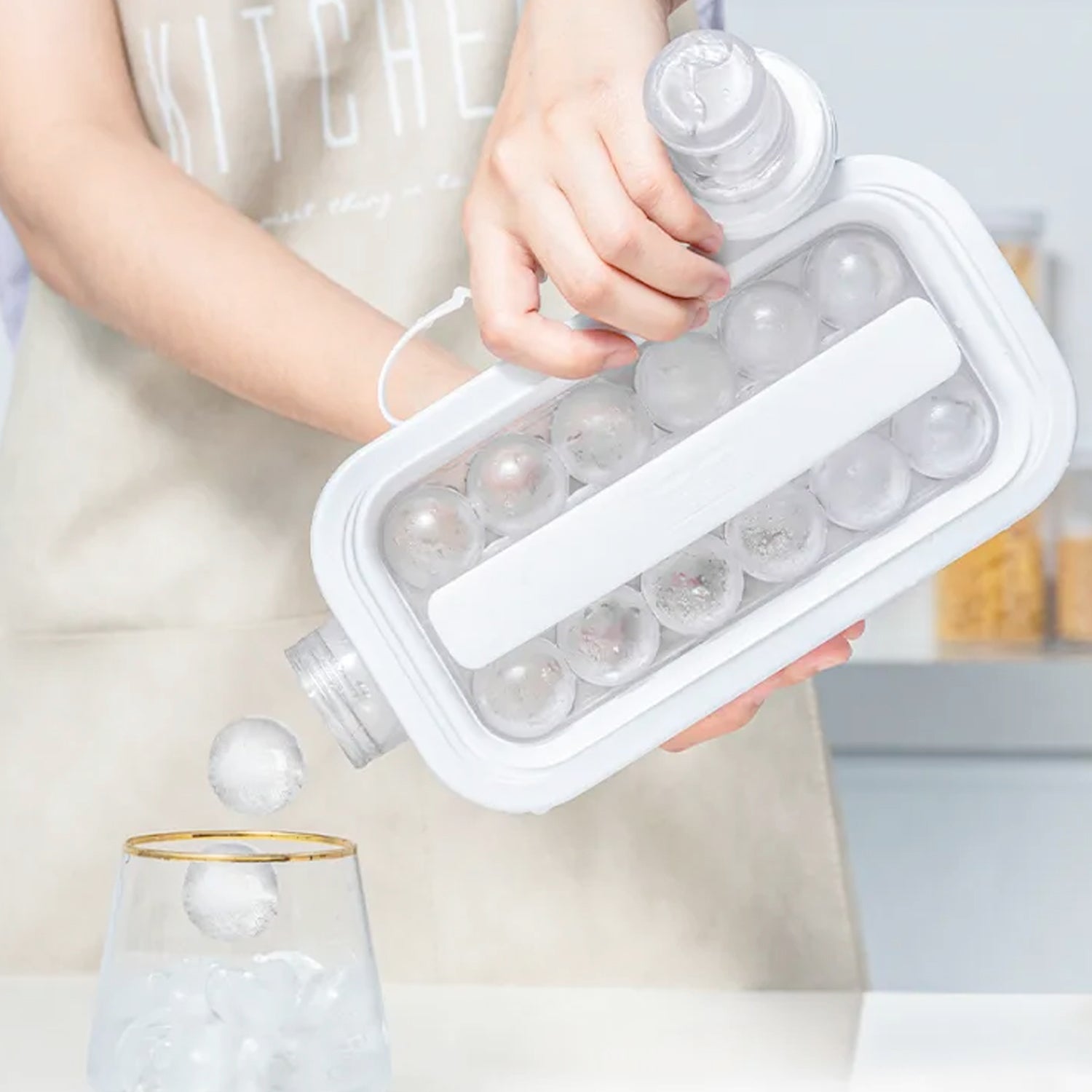 Foldable Ice Tray with Lid, 2-in-1 Ice Ball Maker - Image 3