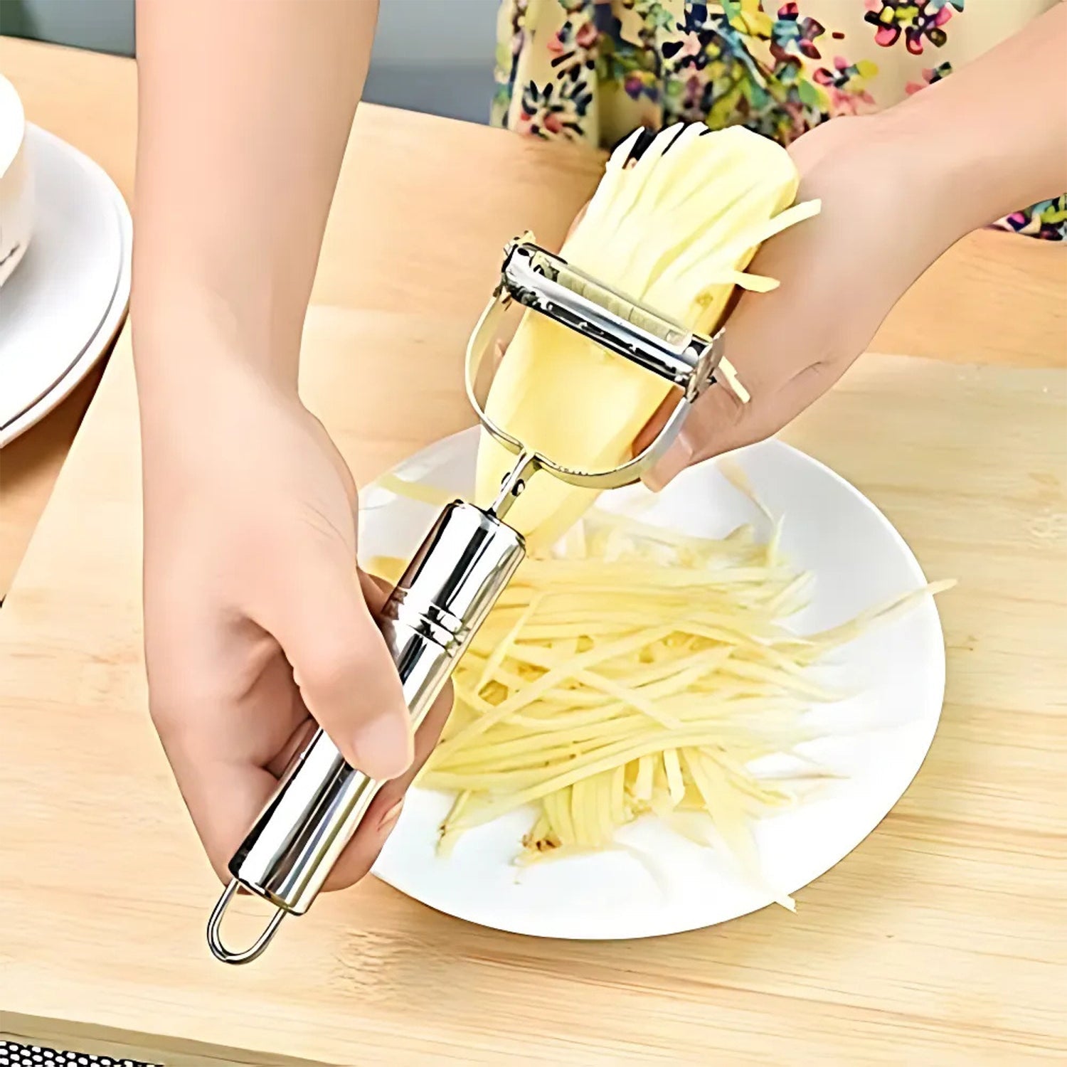 Heavy Duty 2-in-1 Multipurpose Stainless Steel Vegetable Peeler and Julienne Cutter - Image 4
